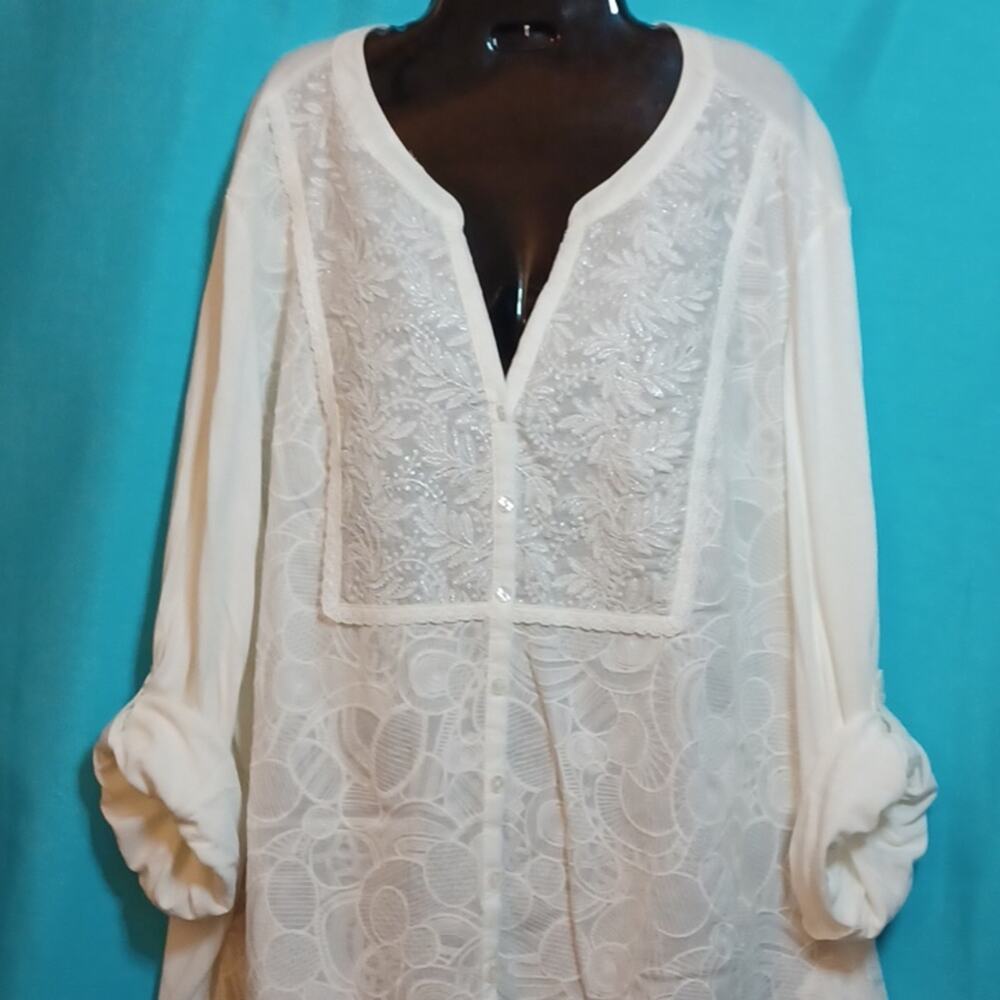 Lila Rose Women's Embroidered Ivory Shirt With Silver thread. Size 3X